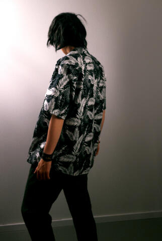 Black tropical shirt from the back long